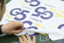 Белые футболки с логотипом «G5»