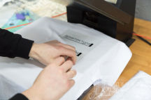 Белые футболки с надписью «Я представляю архитектурный факультет»
